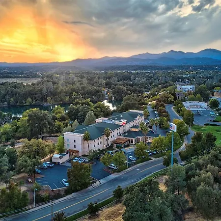Hilton Garden Inn Redding-3