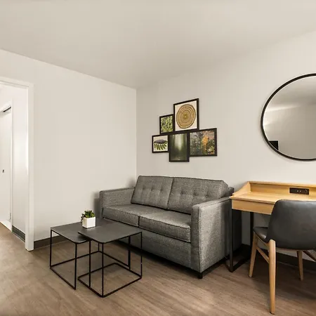 Oxford Suites Redding-2